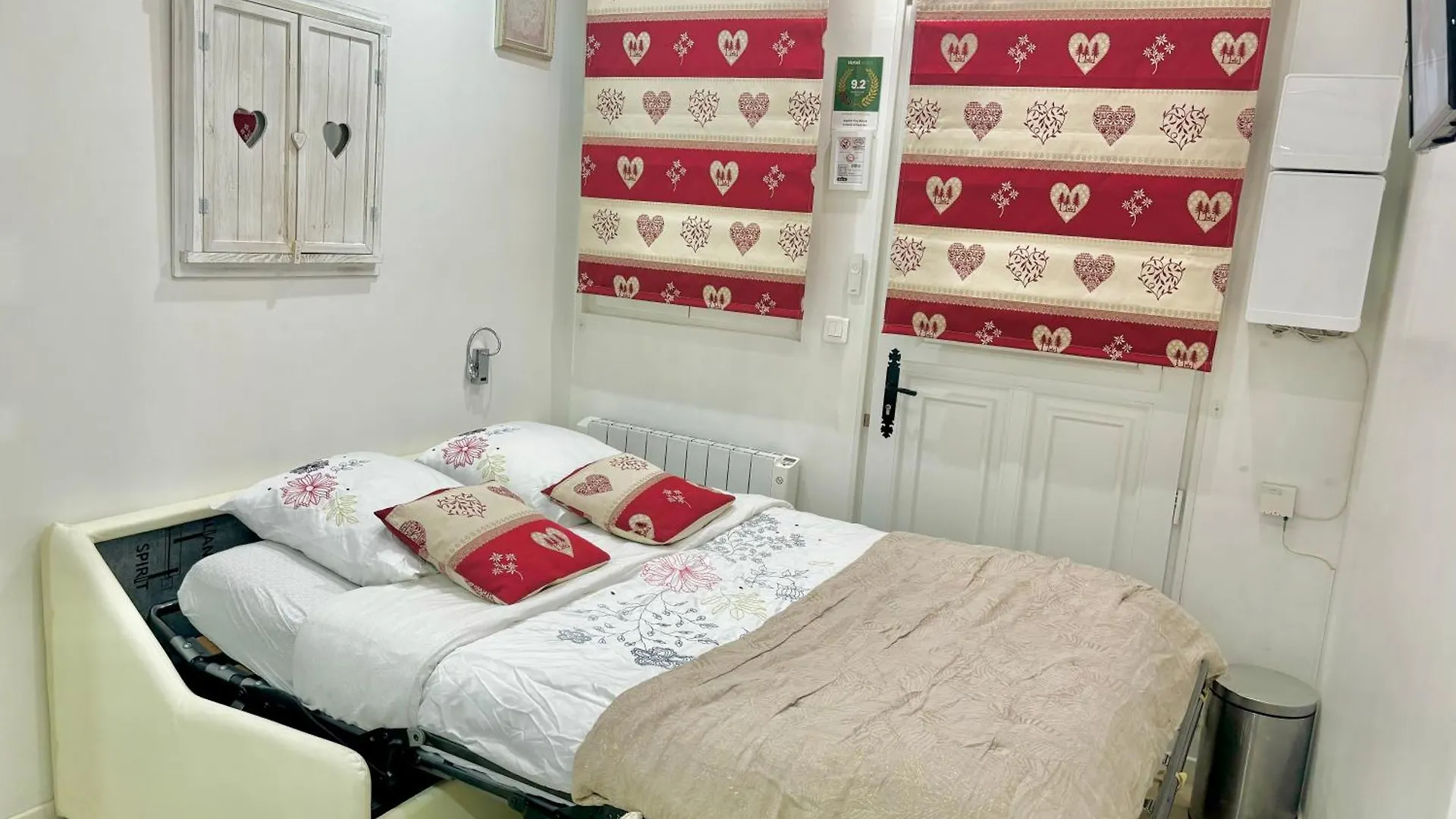 Superb Tiny House In Heart Of 1st! Apartment